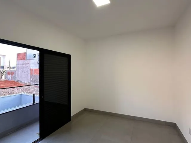 Imagem 15: Casa de alto Padrão, com 3 suítes, escritório, Salas de TV e Jantar com pé direito
