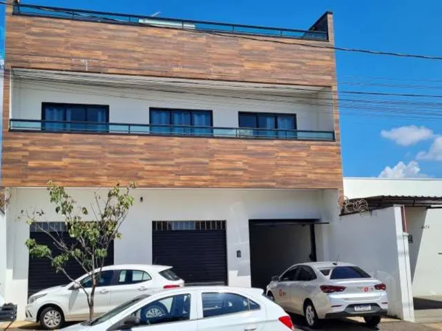 Imagem 1: Sobrado com Cômodo Comercial e Apto de Luxo, na principal na Avenida José Fonseca e