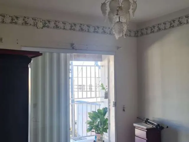 Imagem 13: Casa de dois pavimentos, com 5 quartos, sendo 2 suítes, 2 vagas, na área central do