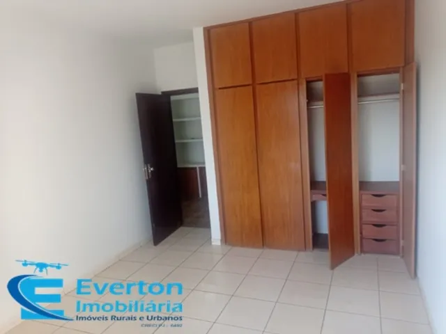 Imagem 9: Comodo Comercial de 300 M² Ao Lado de Um Terreno de 600 M² e Mais Um Apto de 330 M²