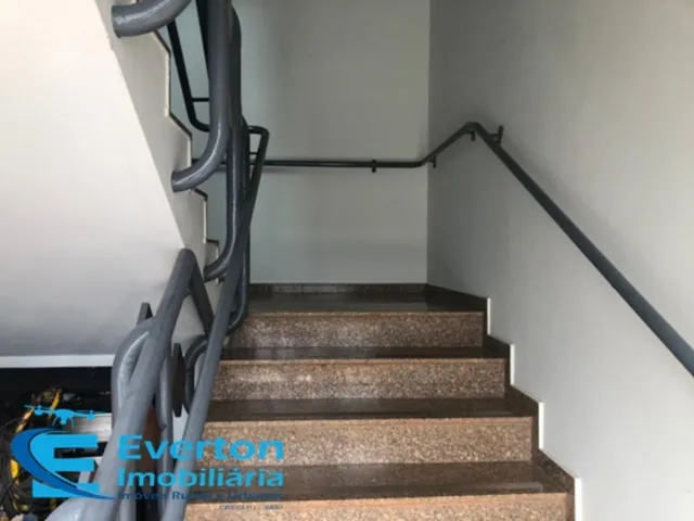 Imagem 4: Comodo Comercial de 300 M² Ao Lado de Um Terreno de 600 M² e Mais Um Apto de 330 M²