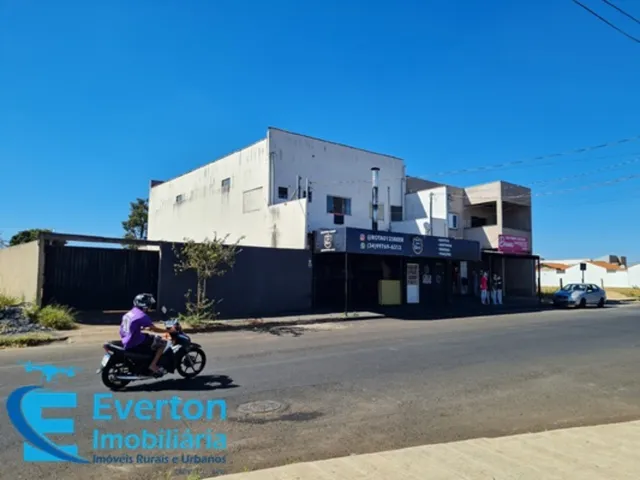 Imagem: Cômodo Comercial de 170 M² e 2 Aptos no