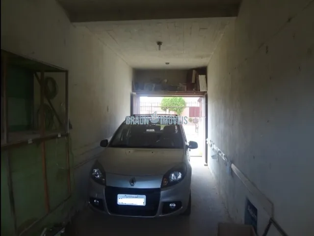 Imagem 13: 02 Casas de alvenaria em terreno de 10x30, murado e com grades altas, Casa da frente com