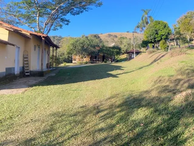 Imagem 11: Sítio de Luxo à Venda em Piranguinho-MG, Bairro Mourão: 9 Quartos, 3 Suítes, 3 Salas