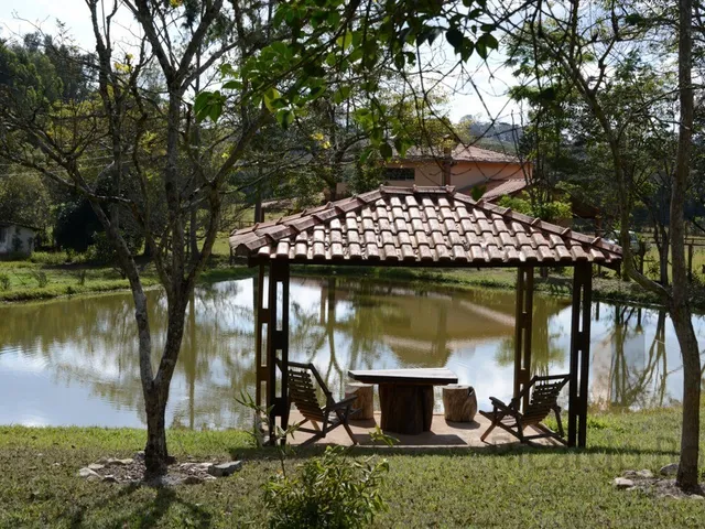 Imagem 7: Sítio de Luxo à Venda em Piranguinho-MG, Bairro Mourão: 9 Quartos, 3 Suítes, 3 Salas