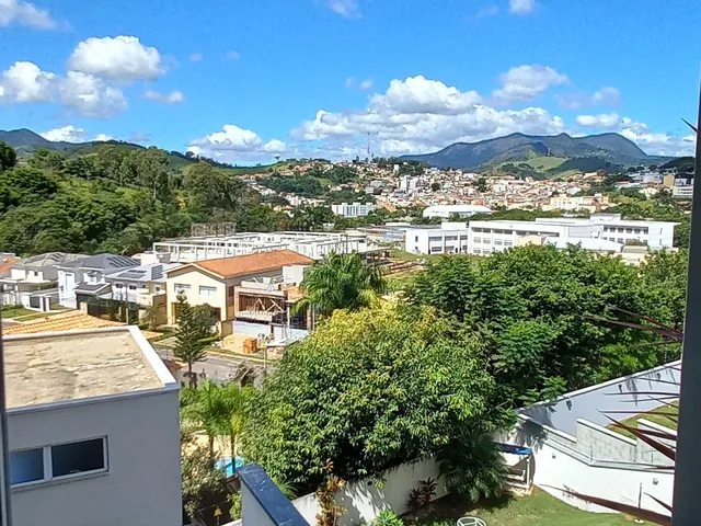Imagem 11: Casa incrível, localizada no Pinheirinho, oferece uma vista deslumbrante da cidade e da
