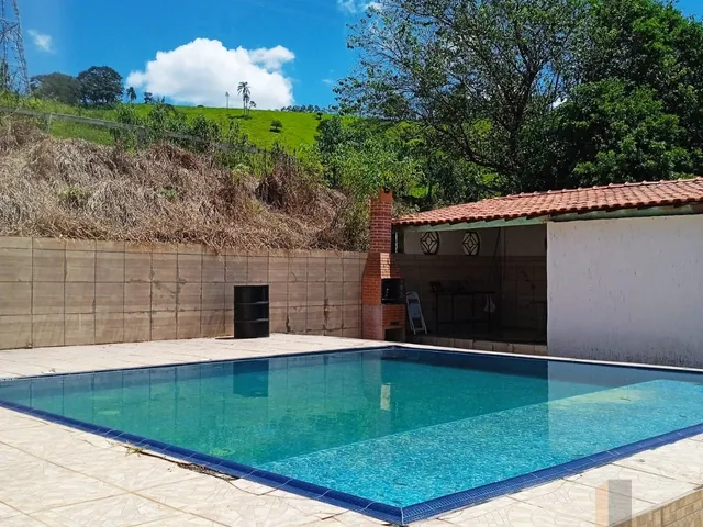 Imagem 9: Venha conhecer este incrível Sítio em Piranguinho MG, com duas casas totalmente