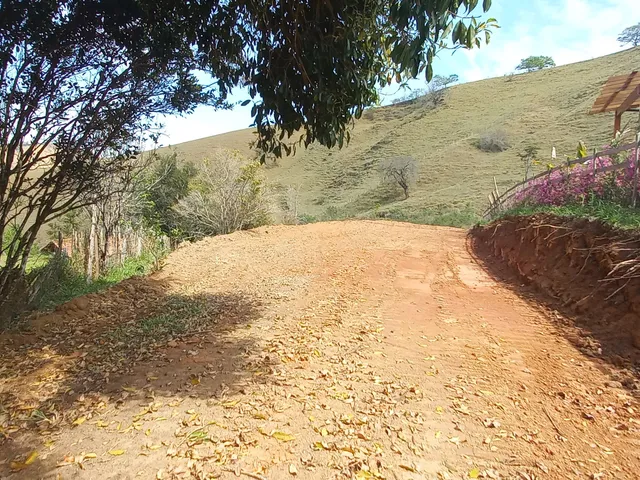 Imagem 4: Vendo uma chácara linda, com pequeno pomar e com ótima localização no bairro Retiro
