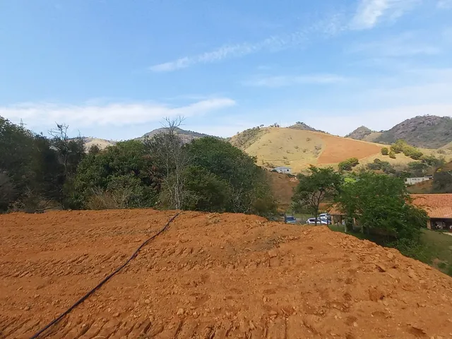 Imagem 6: Vendo uma chácara linda, com pequeno pomar e com ótima localização no bairro Retiro