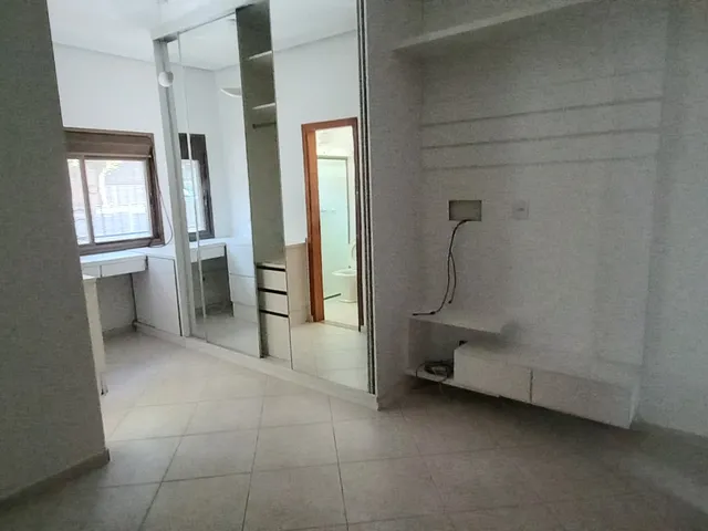 Imagem 13: Vendo Uma Casa Lindinha Toda Reformada no Centro da Cidade, 2 Suítes Mais 1 Dormitório e Mais de 3 Vagas de Garagem
