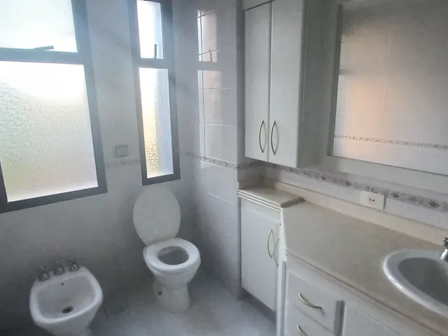 Imagem 9: Vendo um excelente apartamento na área central da Cidade. Imóvel amplo com 180 m²