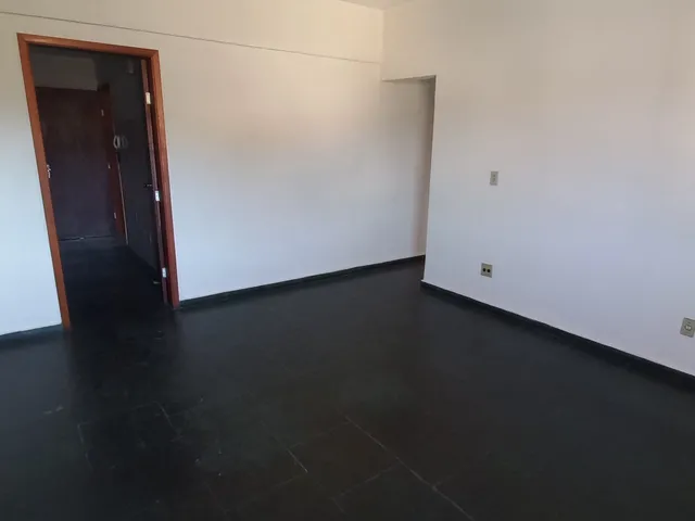 Imagem 13: Vendo ou alugo apartamento amplo no Santos Dummont, com 2 quartos, 2 WC, área de