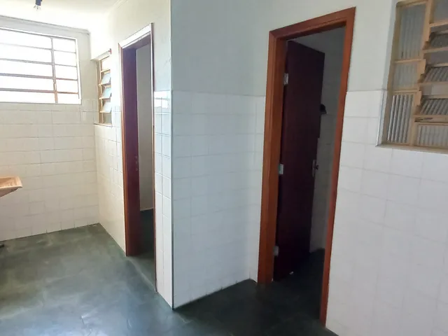Imagem 4: Vendo ou alugo apartamento amplo no Santos Dummont, com 2 quartos, 2 WC, área de