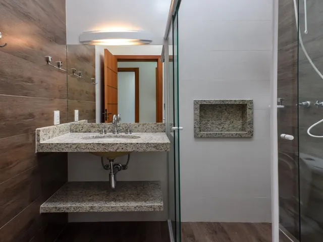 Imagem 2: Vendo, troco casa excelente a 200 m da UNIFEI, 6 quartos sendo 1 suíte, 2 salas