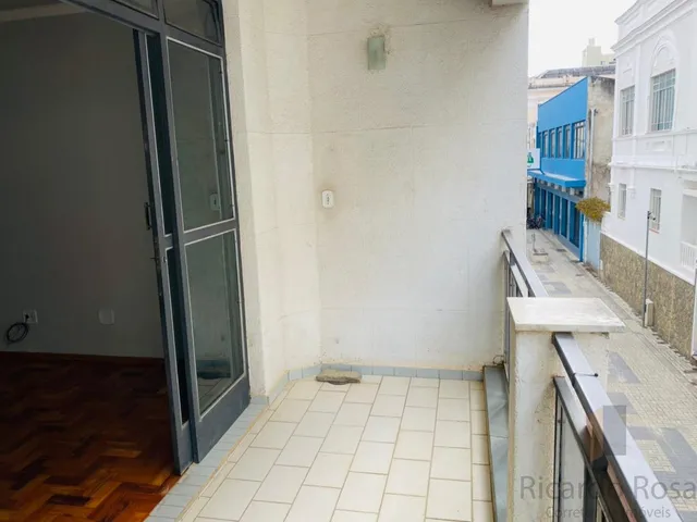 Imagem 3: Vendo amplo apartamento no calçadão, área central. São 4 dormitórios sendo 1 suíte