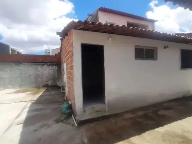Imagem 1: Casa com 2 Quartos e Garagem na Serrinha