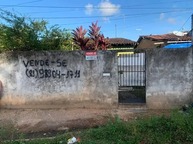 Imagem: A casa possui 2 Dormitórios, 1 Banheiro, 250m² de Área e