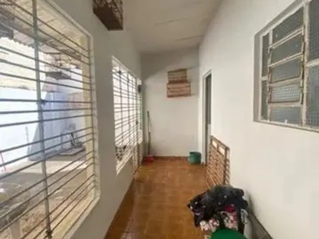 Imagem 1: Casa com Três Quartos no Bairro do Bengui