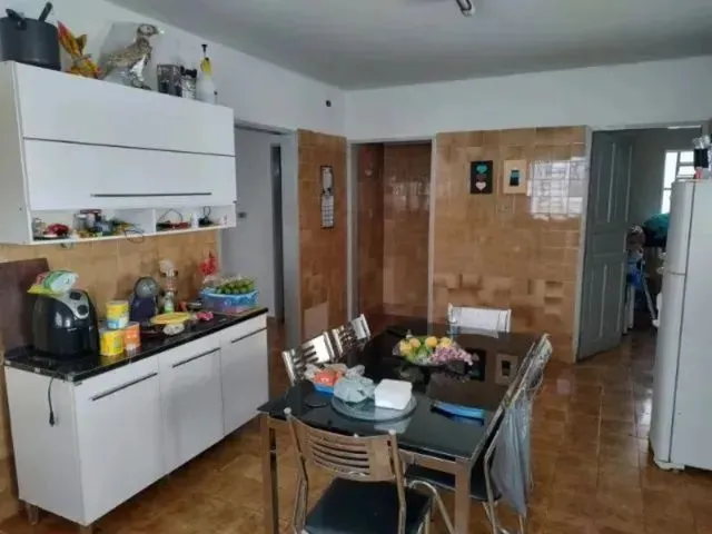 Imagem 6: Casa com Três Quartos no Bairro do Bengui