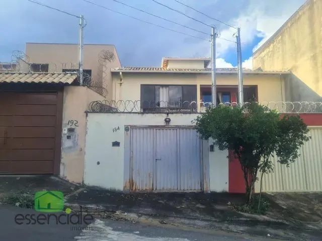 Imagem: Casa com 3 Dormitórios À Venda em Contagem
