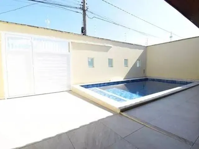 Imagem 2: Casa Mobiliada e com Piscina À Venda em Macapá