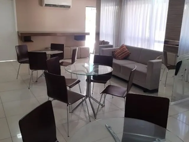 Imagem 2: Apartamento Três Quartos Ponta Verde