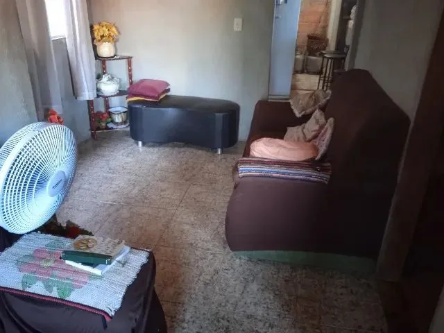 Imagem: Casa 2 Andares Barracão nos Fundos