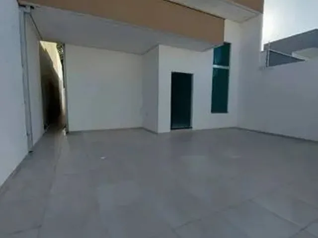 Imagem: A casa possui 2 Dormitórios, 1 Suíte, 2 Banheiros, 2