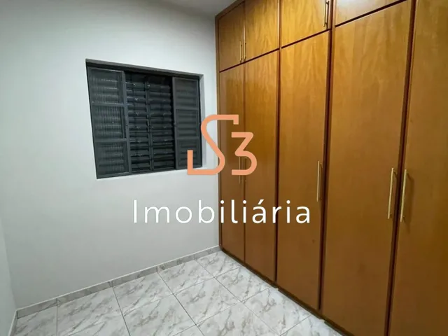Imagem 3: Casa para locação em Uberlândia-MG, bairro Saraiva: 3 quartos, 1 suíte, 1 sala, 2