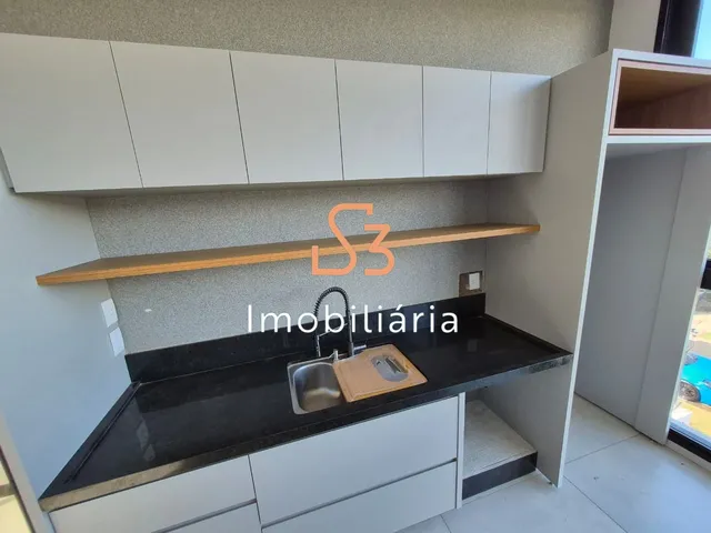 Imagem 8: Casa de luxo à venda ou locação em Uberlândia-MG, no bairro Granja Marileusa - 4