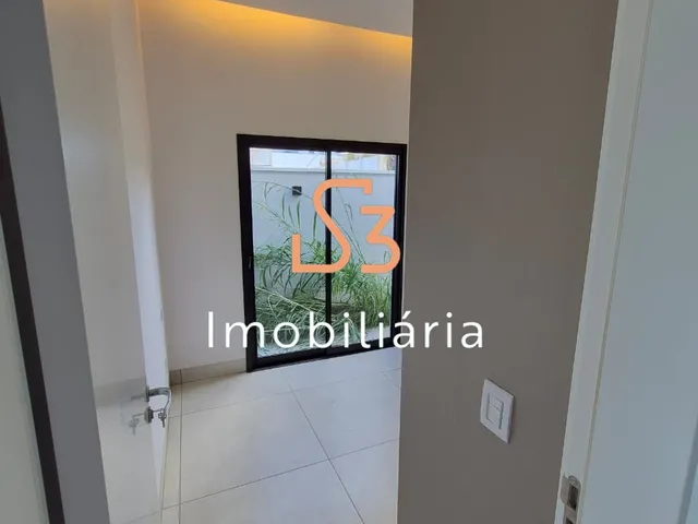 Imagem 15: Casa de luxo à venda ou locação em Uberlândia-MG, no bairro Granja Marileusa - 4