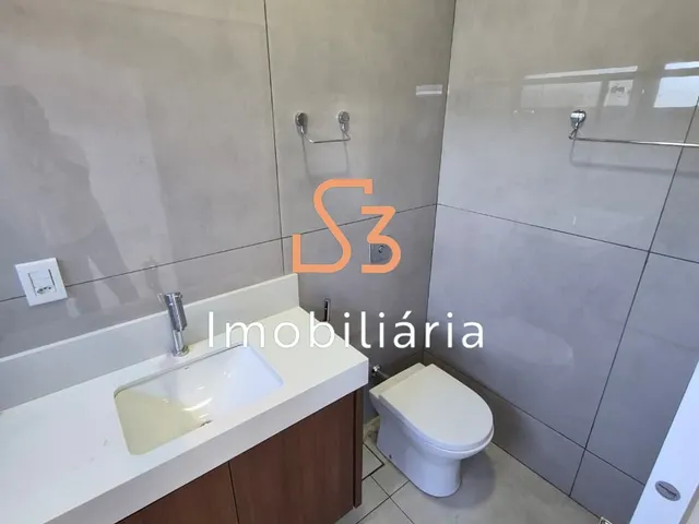 Imagem 5: Casa de luxo à venda ou locação em Uberlândia-MG, no bairro Granja Marileusa - 4