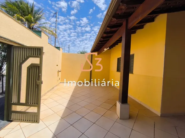 Imagem: Casa para locação em Uberlândia-MG, bairro