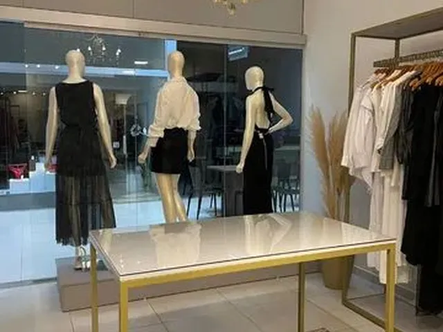 Imagem 6: Loja de Roupas Galpão / depósito com venda por R$29.900