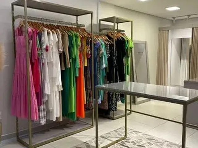 Imagem 5: Loja de Roupas Galpão / depósito com venda por R$29.900