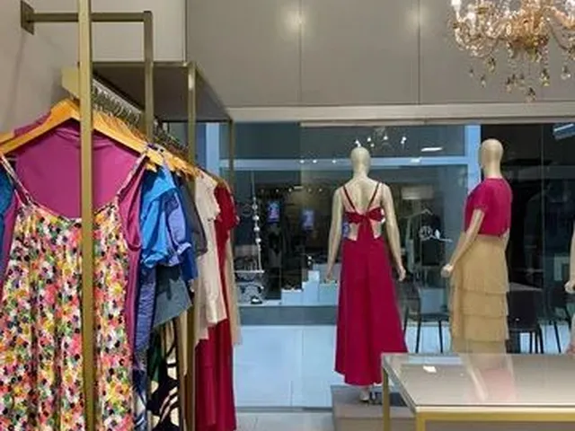 Imagem 2: Loja de Roupas Galpão / depósito com venda por R$29.900