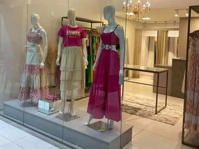 Imagem 3: Loja de Roupas Galpão / depósito com venda por R$29.900