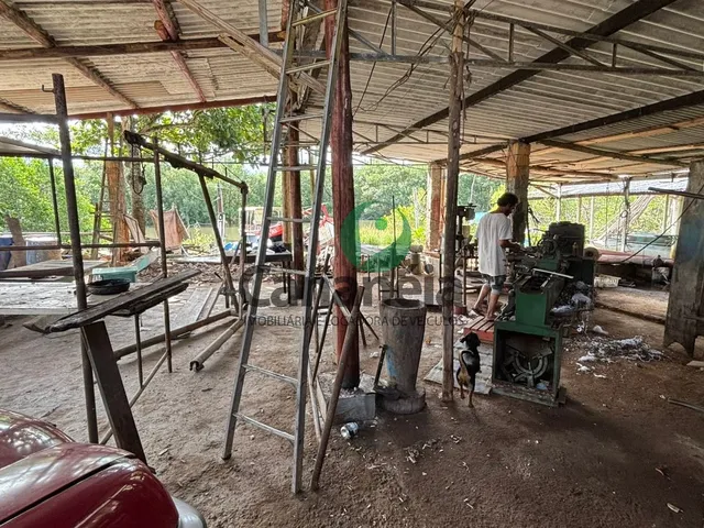 Imagem 14: Imóvel c/aprox. 900 m2 de terreno e 380 m2 de a/c, com 18 m de frente para trecho