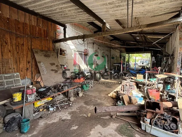 Imagem 16: Imóvel c/aprox. 900 m2 de terreno e 380 m2 de a/c, com 18 m de frente para trecho