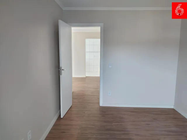 Imagem 14: Apartamento com sacada