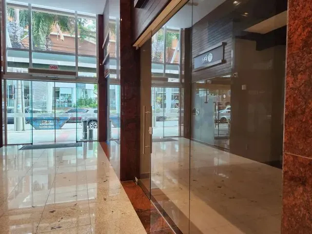 Imagem 4: Loja com Vitrine para a Galeria do Edifício Koerich Empresarial Rio Branco