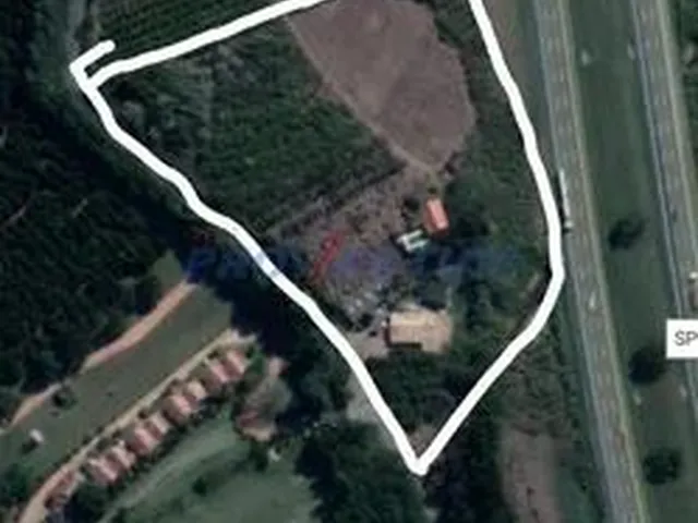 Imagem: O terreno possui 22.000m² de Área e está localizado em
