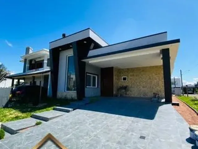 Imagem: Casa de Alto Padrão em Condomínio Marina