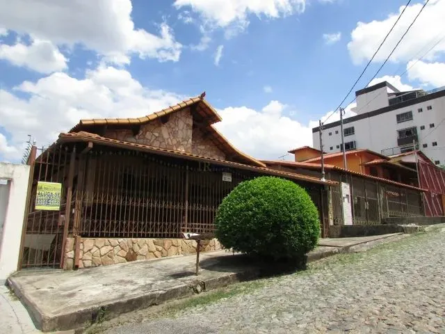 Imagem: Casa Trï¿½S Quartos