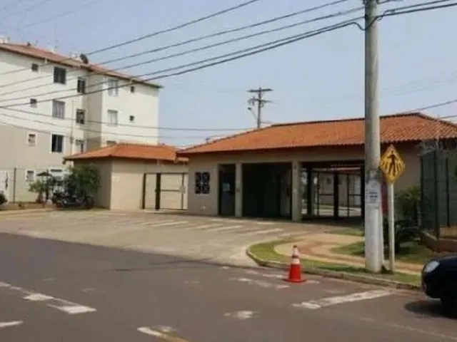 Imagem: O apartamento possui 2 Dormitórios, 1 Banheiro, 1 Vaga na