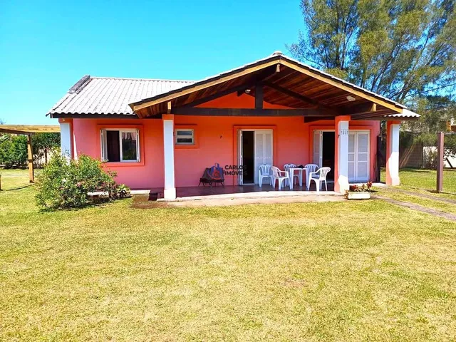 Imagem: Casa com 2 Dormitorio(s) localizado(a) no