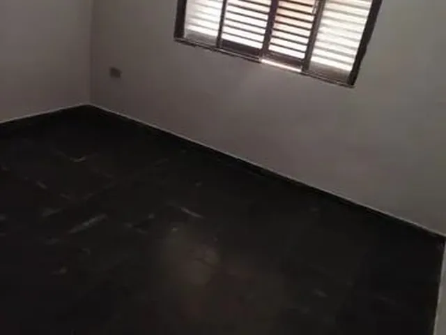 Imagem 12: Térrea para Aluguel Tem 120 Metros Quadrados com 3 Quartos em Setor Sudoeste - Goiânia