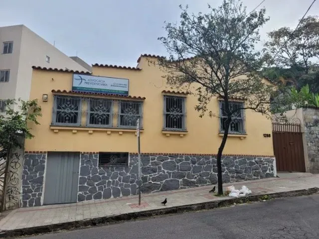 Imagem 1: Casa Comercial na Floresta