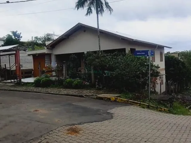 Imagem: Casa com 6 Dormitorio(s) localizado(a) no