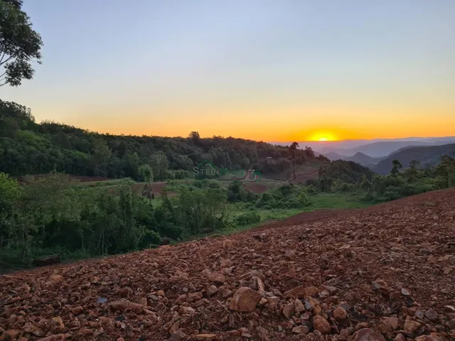 Imagem: Área de Terra com 3 Dormitorio(s) localizado(a)